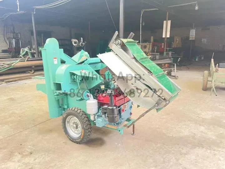 Maize thresher machine with folded conveyor