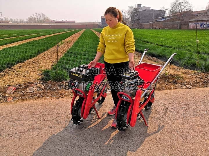 Walk behins planter with the gasoline engine