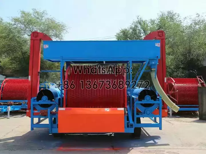 Melon seed removing machine