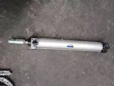 Air cylinder