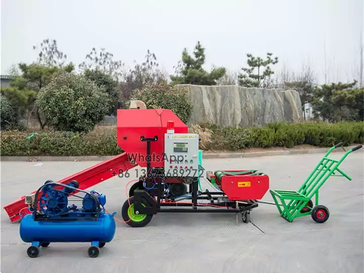 Corn silage packing machine