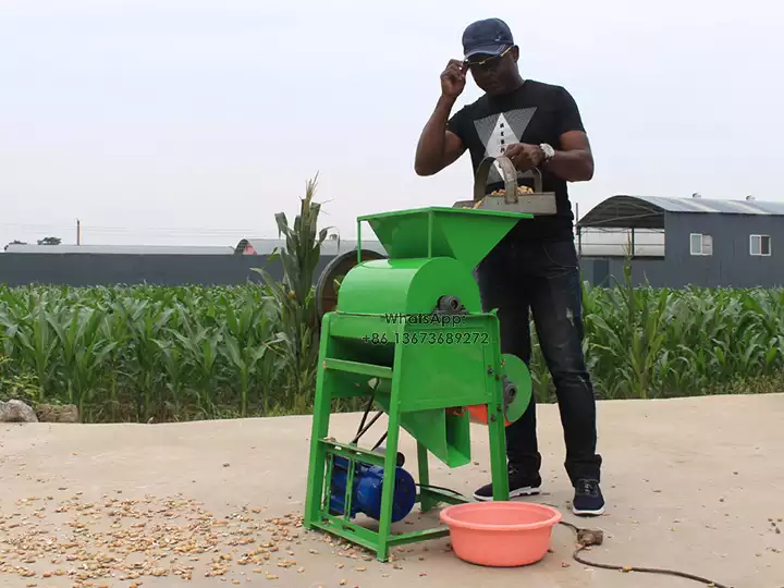 Machine à décortiquer les arachides au Botswana