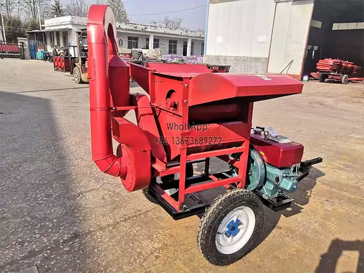 Small wheat thresher machine