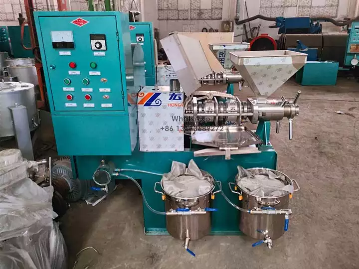 Sunflower oil extraction machine