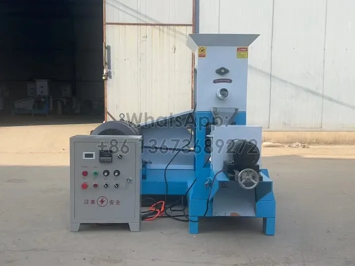 Small fish feed making machine