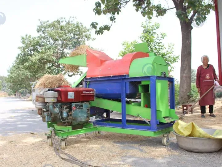 large corn threshing machine