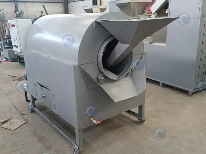 Roasting machine for peanuts