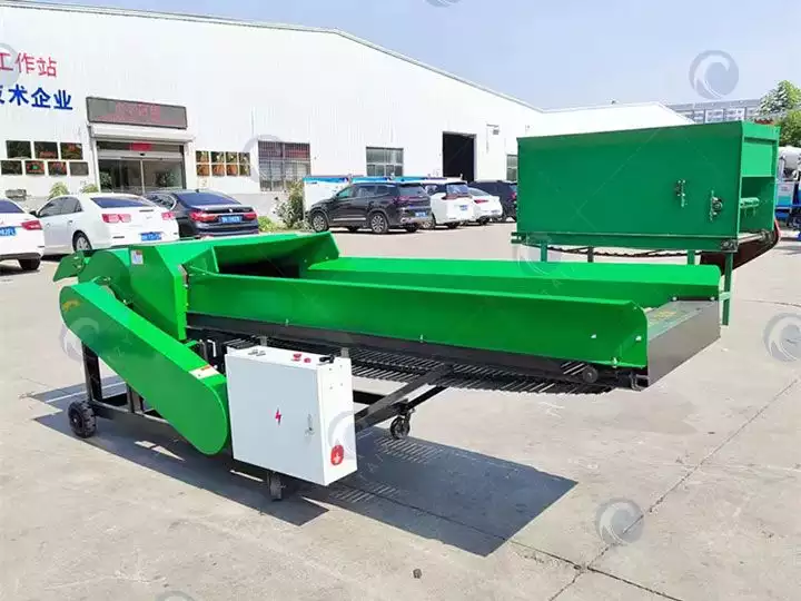 Grassnijmachine voor het maken van kuilvoer