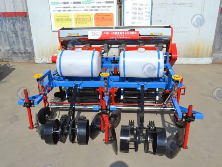 máquina de plantio de amendoim com rega