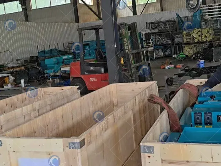 máquina de plantar semillas de arroz en cajas de madera