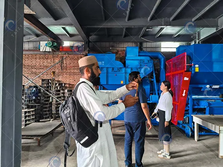 exhibición de unidad de descascarado y limpieza de cacahuetes