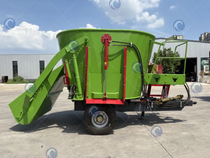vertical TMR silage feed mixer