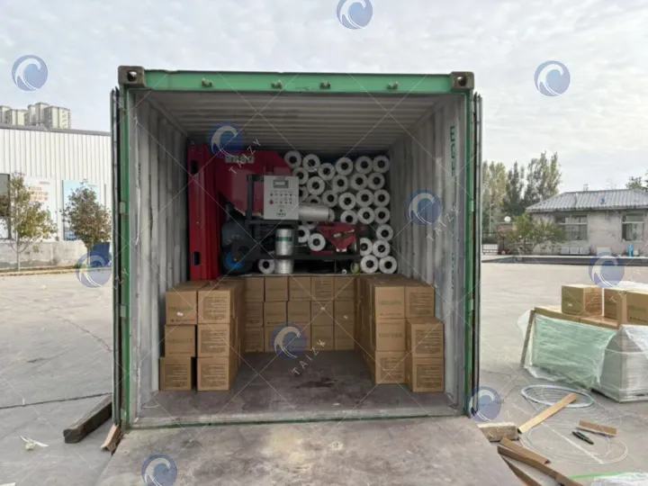 silage baler machine loading