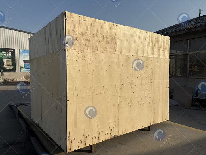 silage baler wikkelaar in houten kist voor levering