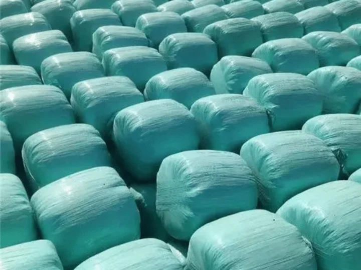 كُتل علف الذرة