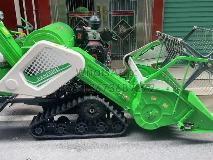 máy gặt lúa mì với bánh xe-triangle crawler