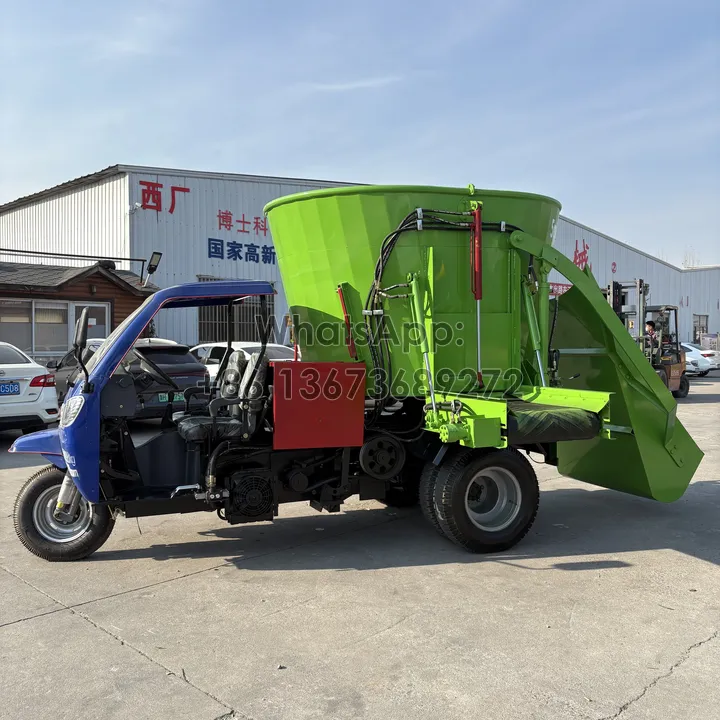 forage mixing and spreading car