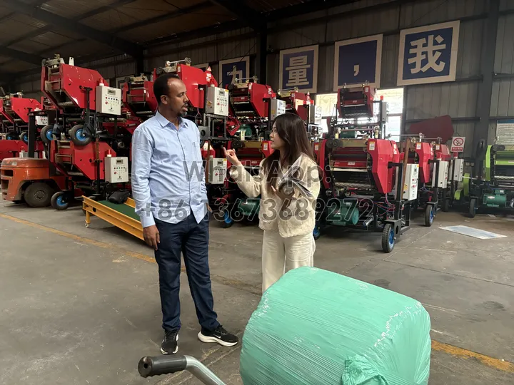 round bale making with baler