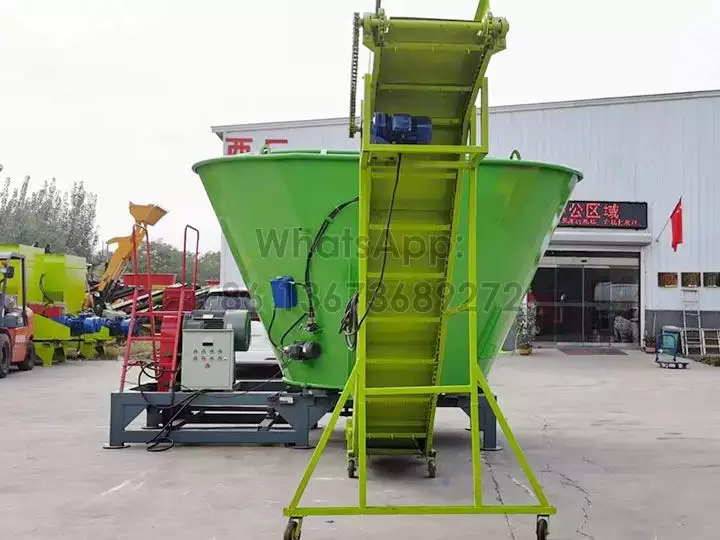TMR feed mixer