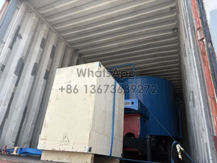 silage cutter and mixer spreader for delivery
