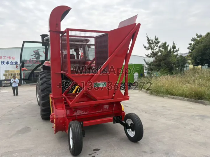 silage harvester with basket and tires